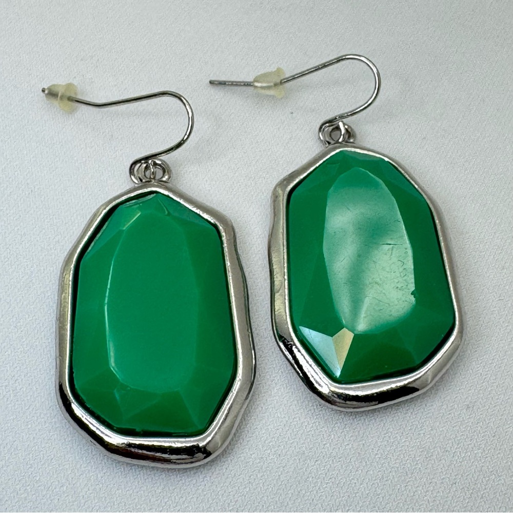 Premier Designs Green Acrylic Drop Earrings Silver Tone NWT